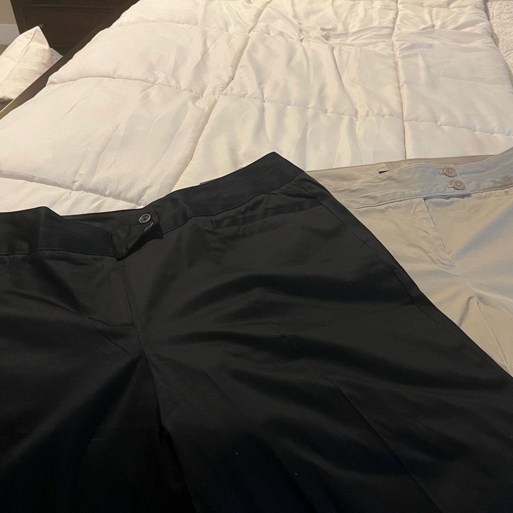 NEW With Tags. Cute and Comfy Black Lane Bryant Totally Cropped Slacks. Size 18. - Picture 2 of 3
